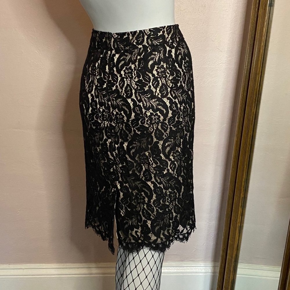 FABULOUS LACE PENCIL SKIRT size 10